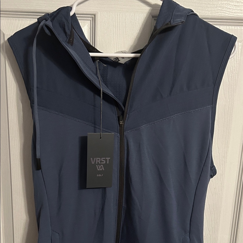 VRST Men's Blue Sleeveless Tank Top NWT